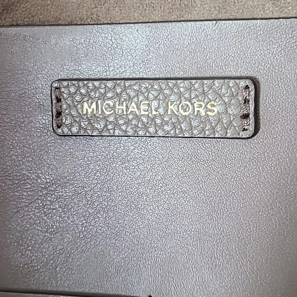 Michael Kors pebbled leather large tote bag - Picture 9 of 11